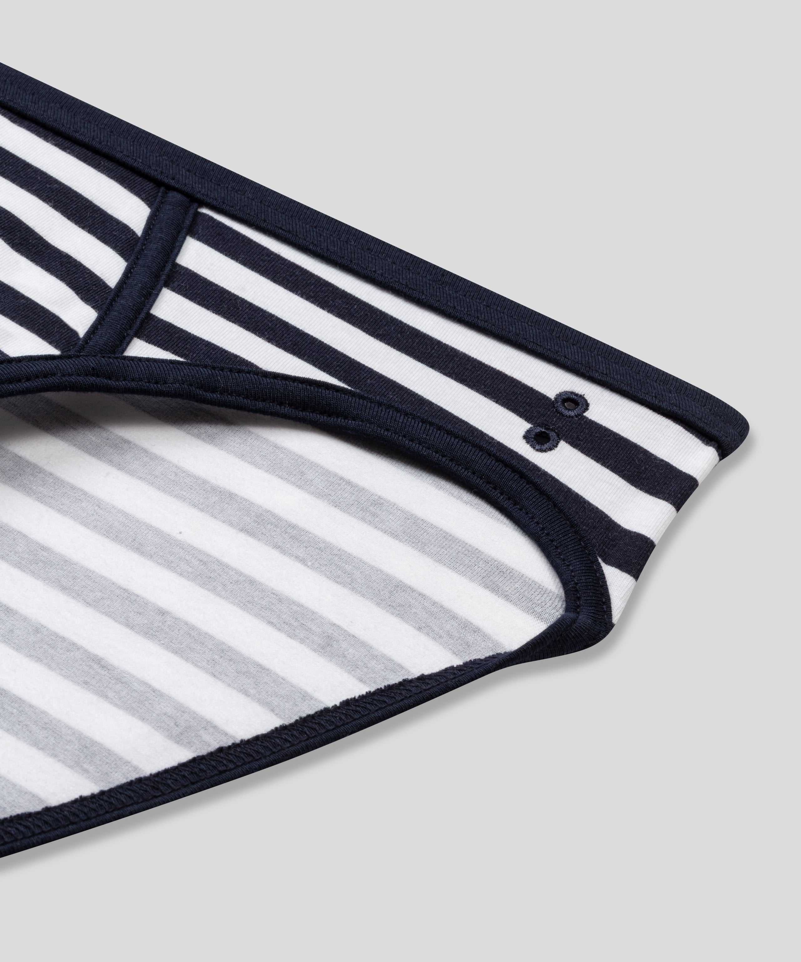 Slim Y-Front Briefs: Navy/White