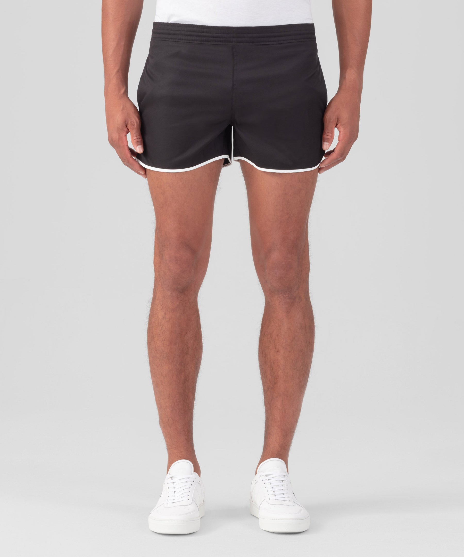 Marathon Exerciser Shorts: Black