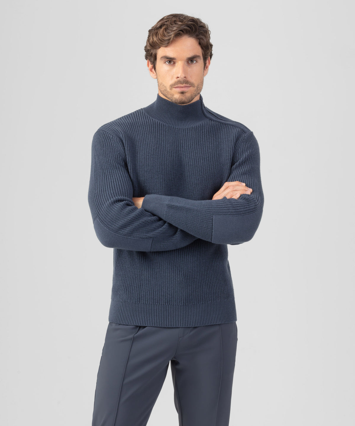 Wool Sweater w. Side-Collar Zip: Lava Grey