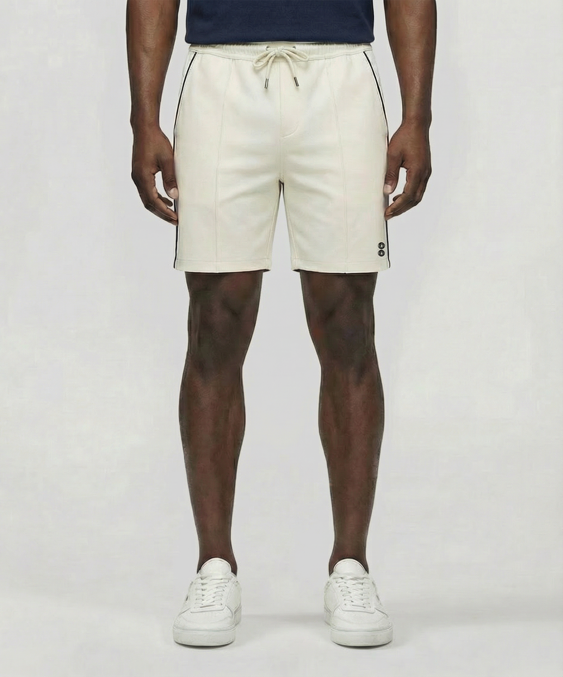 City Shorts w. Piping: Off White
