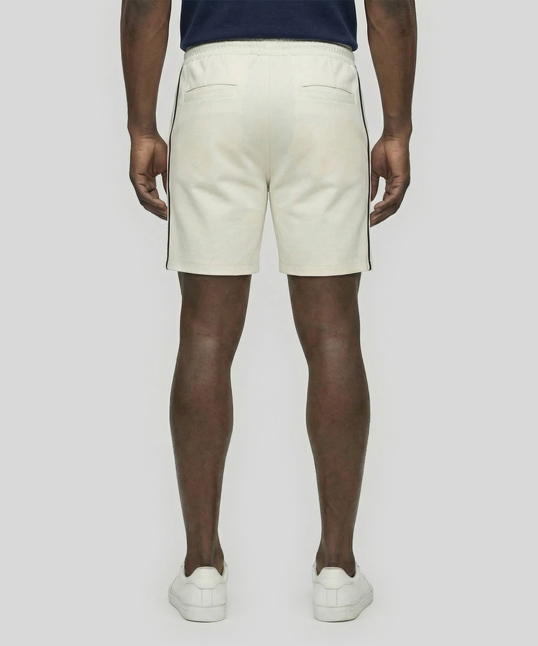 City Shorts w. Piping: Off White