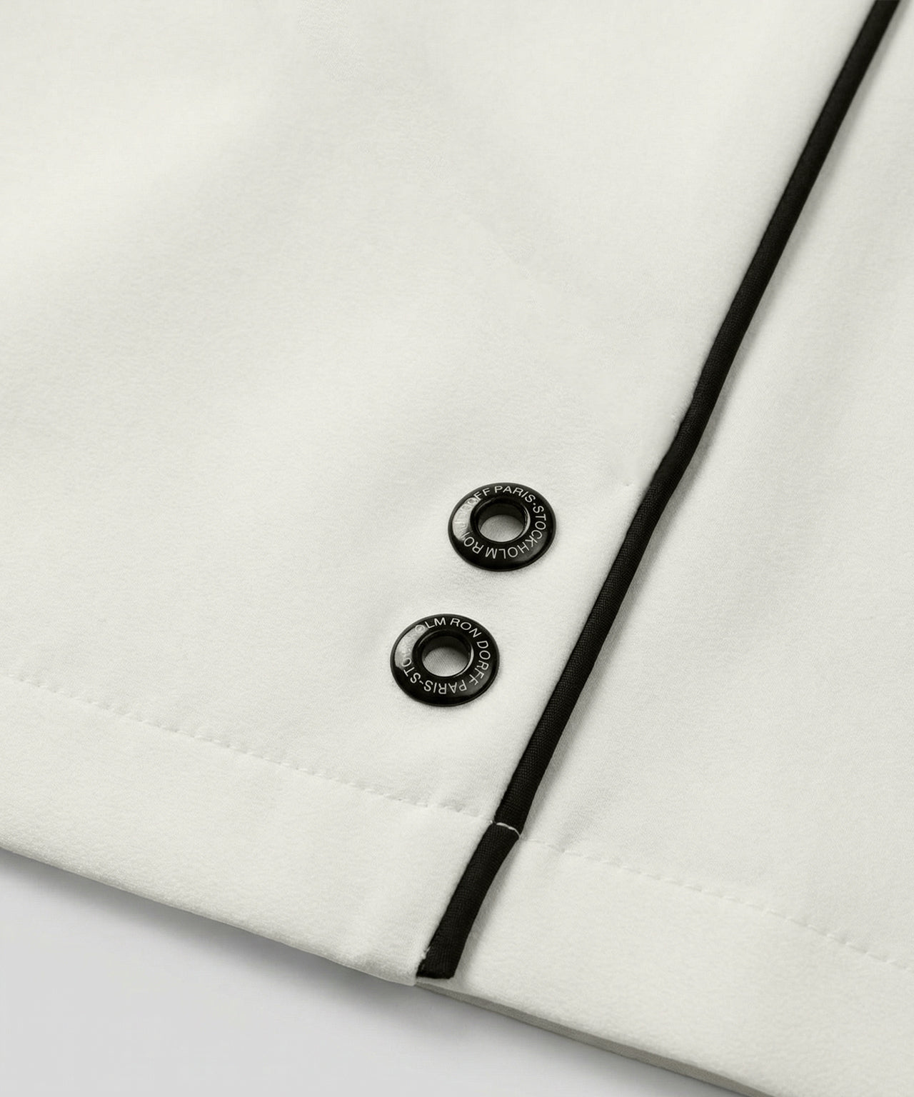 City Shorts w. Piping: Off White