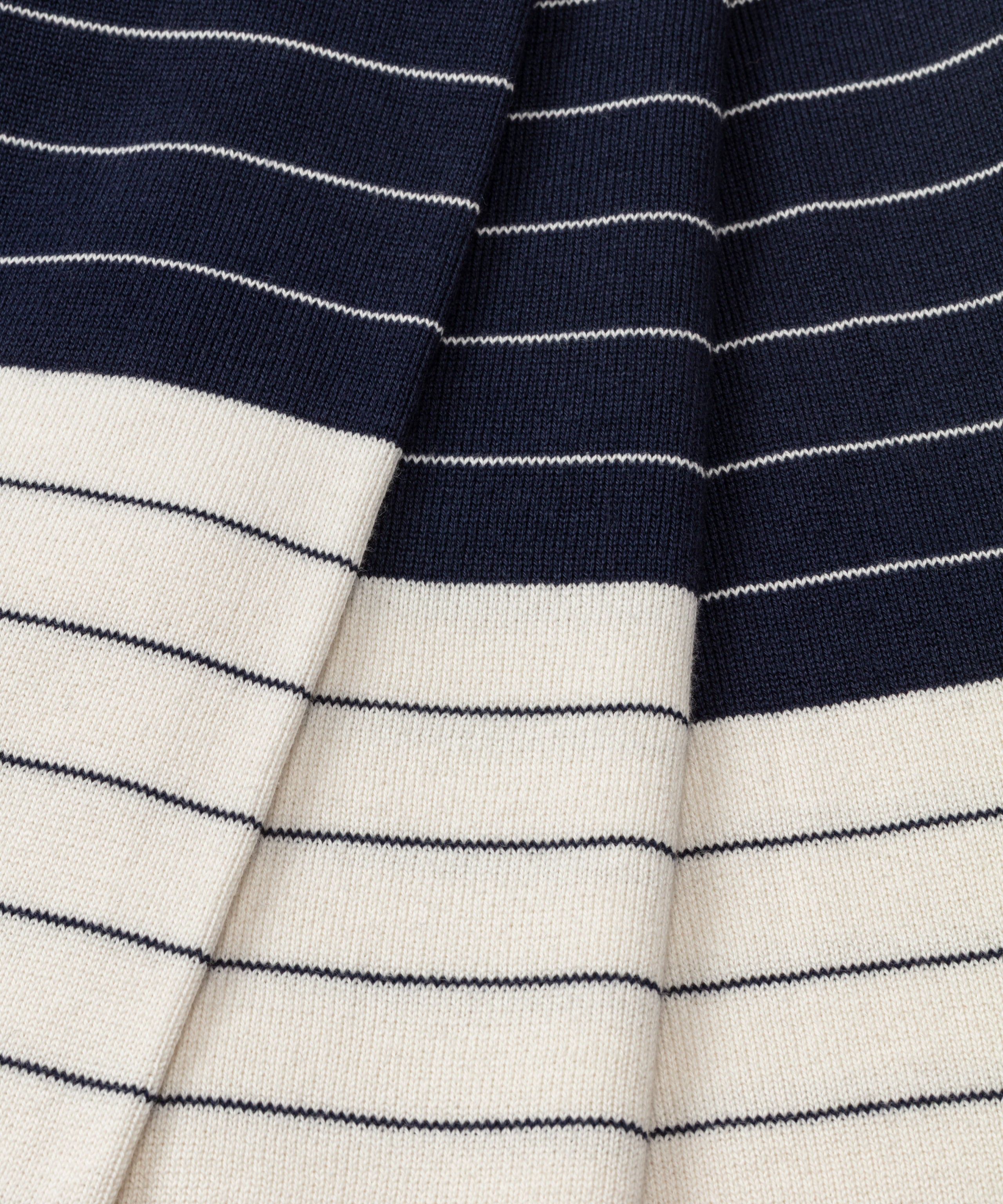 Cotton Sweater w. Pin Stripes: Navy/White