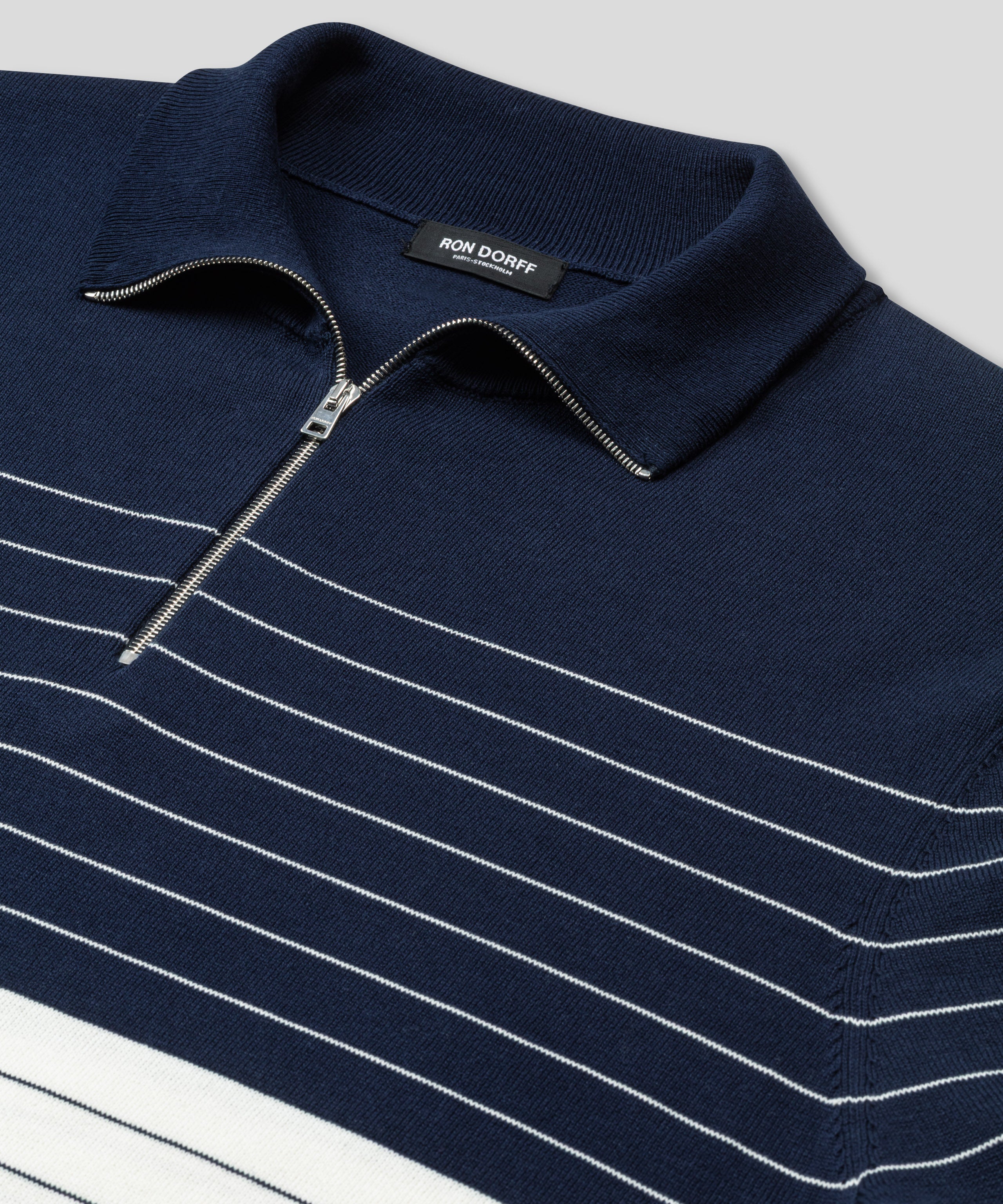 Cotton-Silk RD Polo w. Pin Stripes: Navy/White