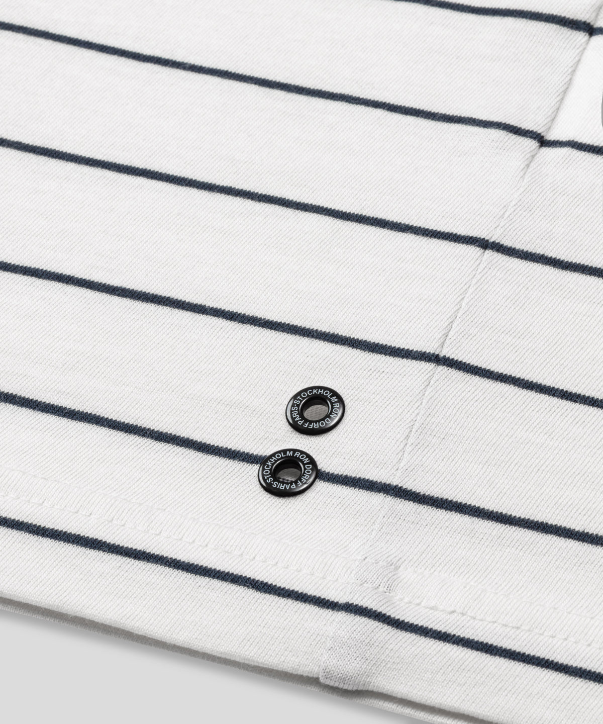 Organic Cotton T-Shirt w. Pin Stripes: Navy/White