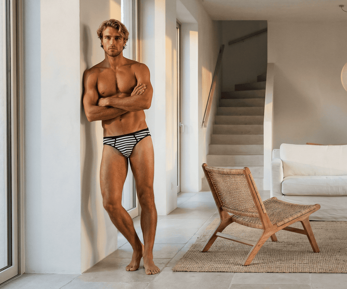 Slim Y-Front Briefs: Navy/White