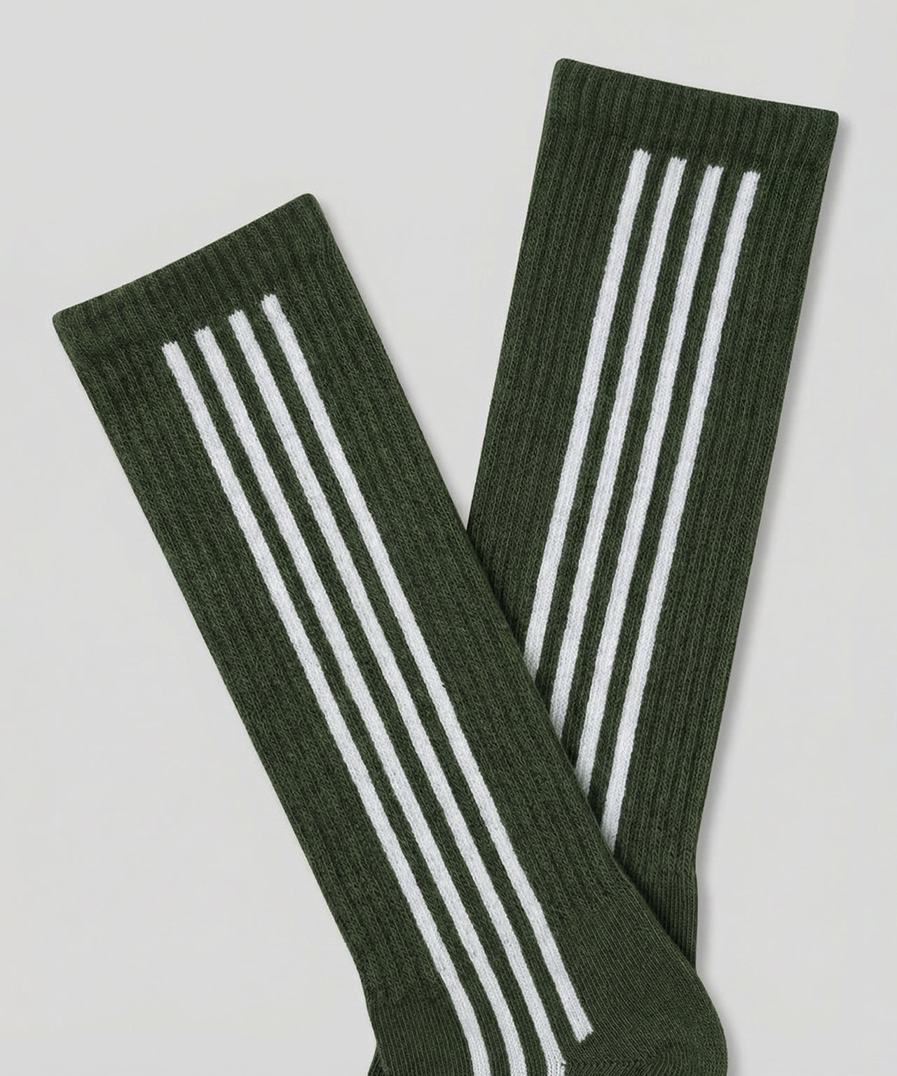 Sports Socks w. Vertical Lines: Court Green